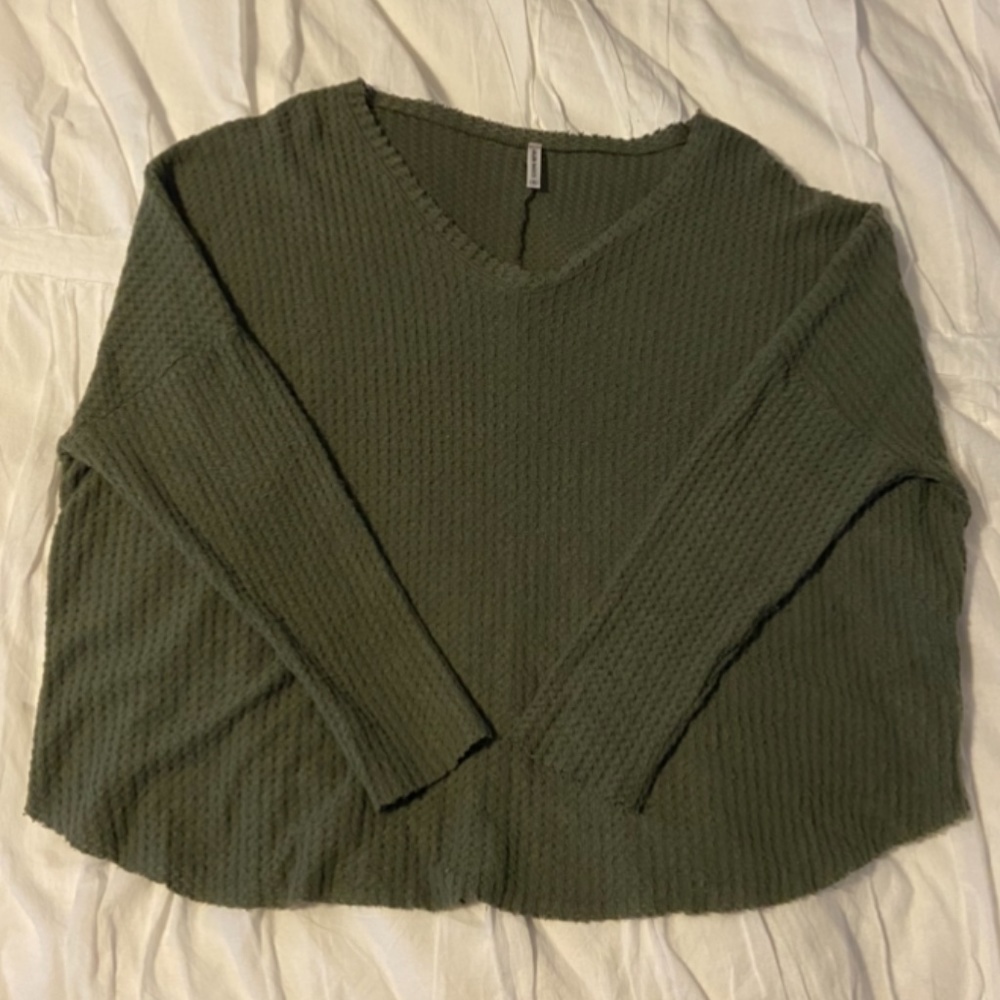 Soft Green V-neck Long Sleeve